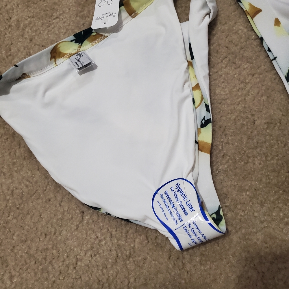 Dippin Daisy | Lemon Highwaist Bikini - Picture 7 of 10